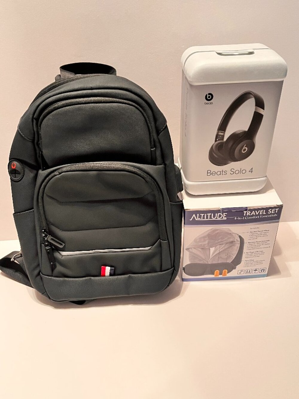 NEW! Commuter Bundle (Headphones, Bag and Travel Set) - Picture 2 of 14